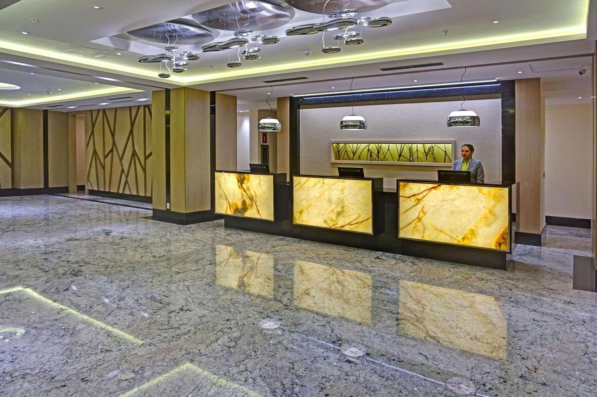 Radisson Hotel Guayaquil Luaran gambar Lobby